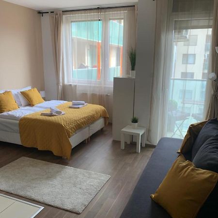 Corvin Sun Downtown Apartment Budapest Luaran gambar